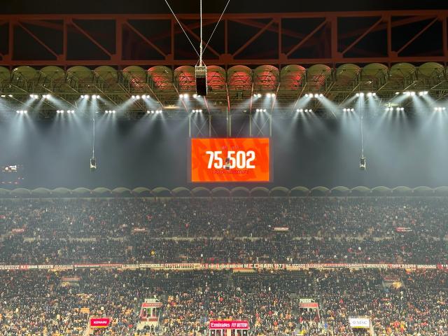 开云体育网页版入口-【现场】催眠大战米兰主动缴械,圣西罗万人嘘丰塞卡