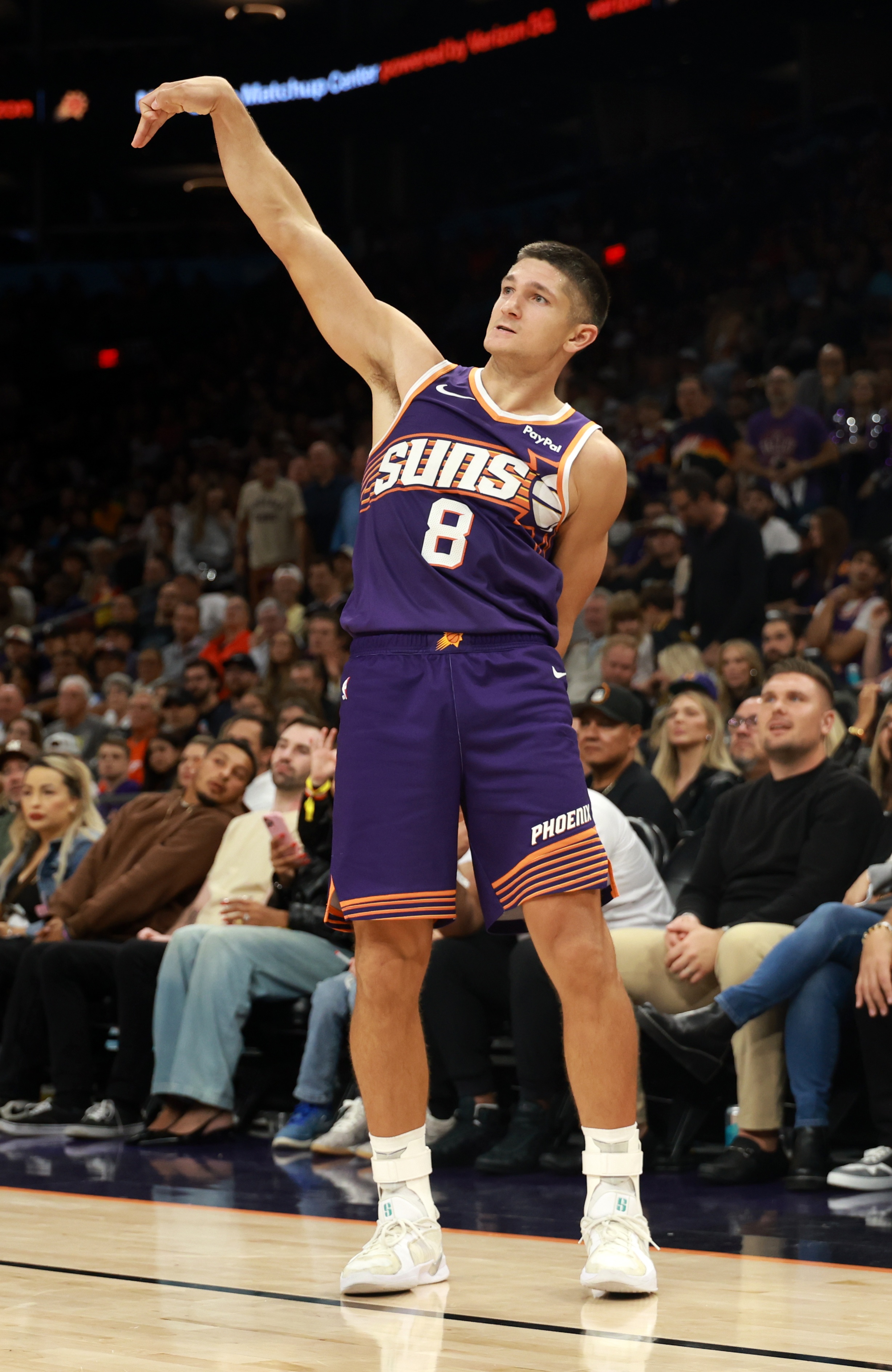 万箭齐发！太阳本场比赛三分56投22中 两项数据都创赛季新高