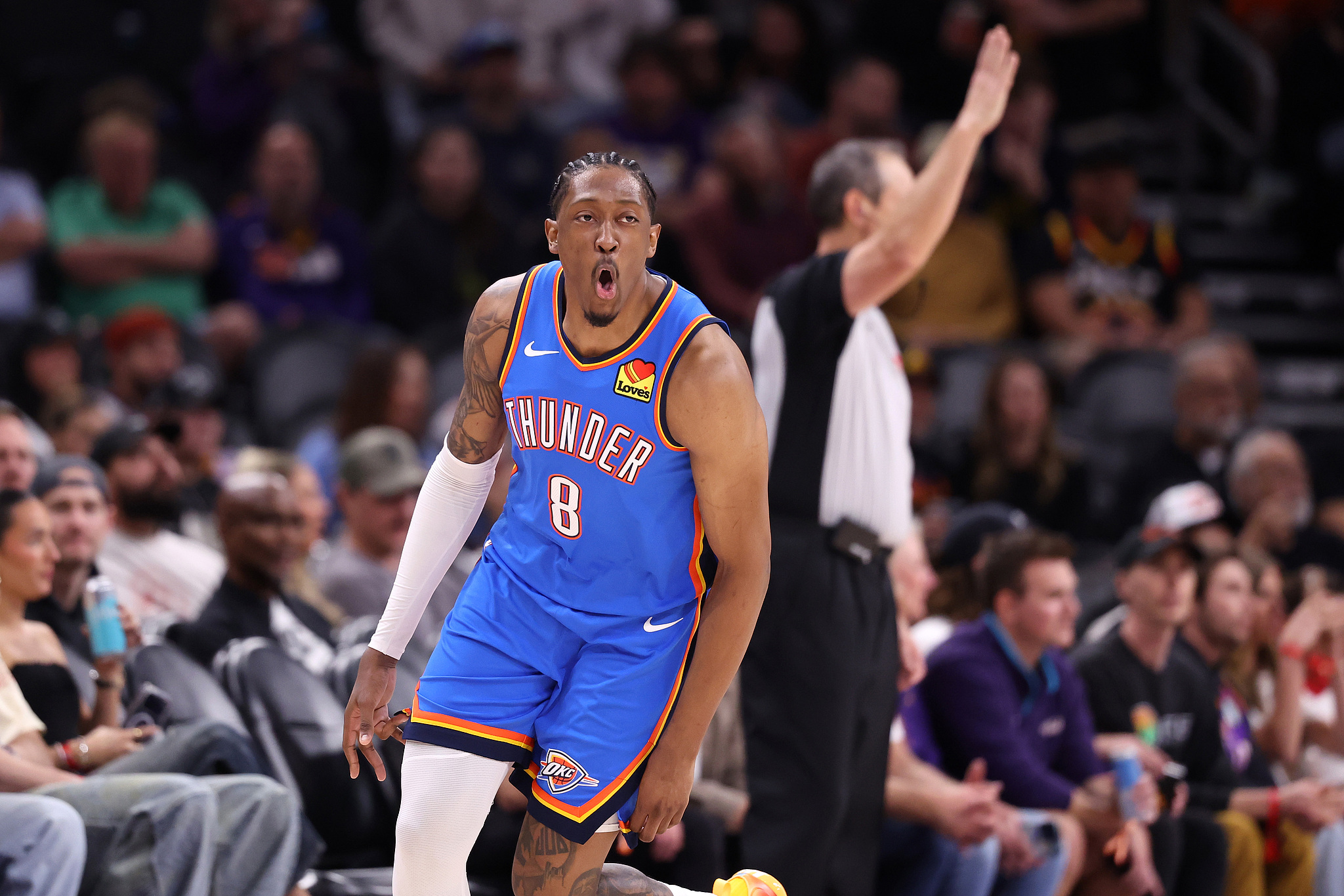 杰威28+5霍姆格伦13分 雷霆轻取太阳取两连胜