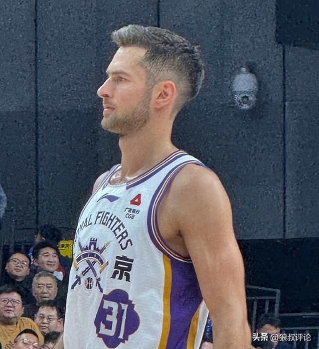 开云体育官方网-接下来要签谁?北控男篮裁掉锋线外援基兹林克 新赛季场均仅4.3分